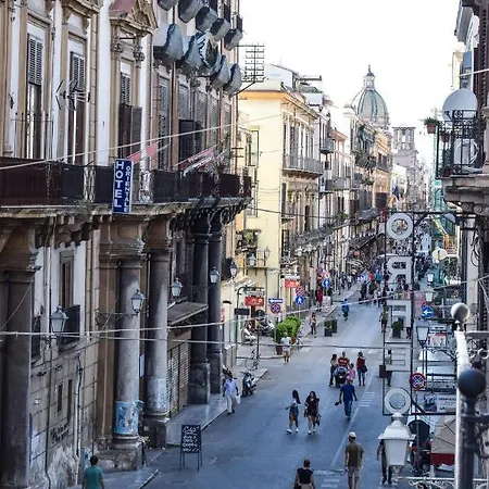 Porta Vicari With View In Downtown Apartmán *