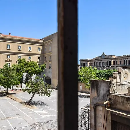 Porta Vicari With View In Downtown