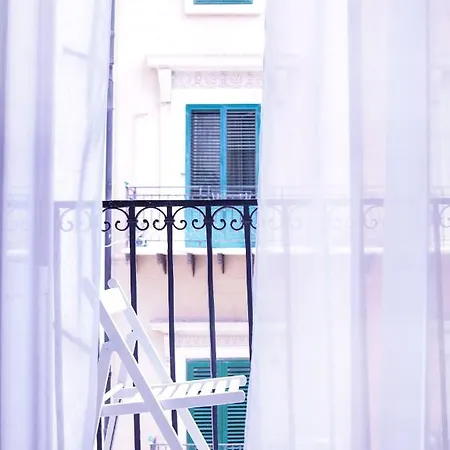 Porta Vicari With View In Downtown Apartmán